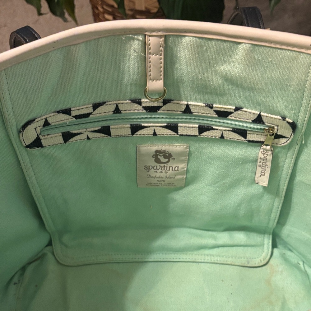 Spartina 449 Black and Cream Kiawah Geometric Pattern Tote - Picture 6 of 13